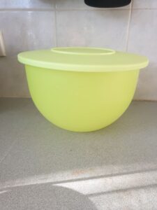 tupperware-bowl